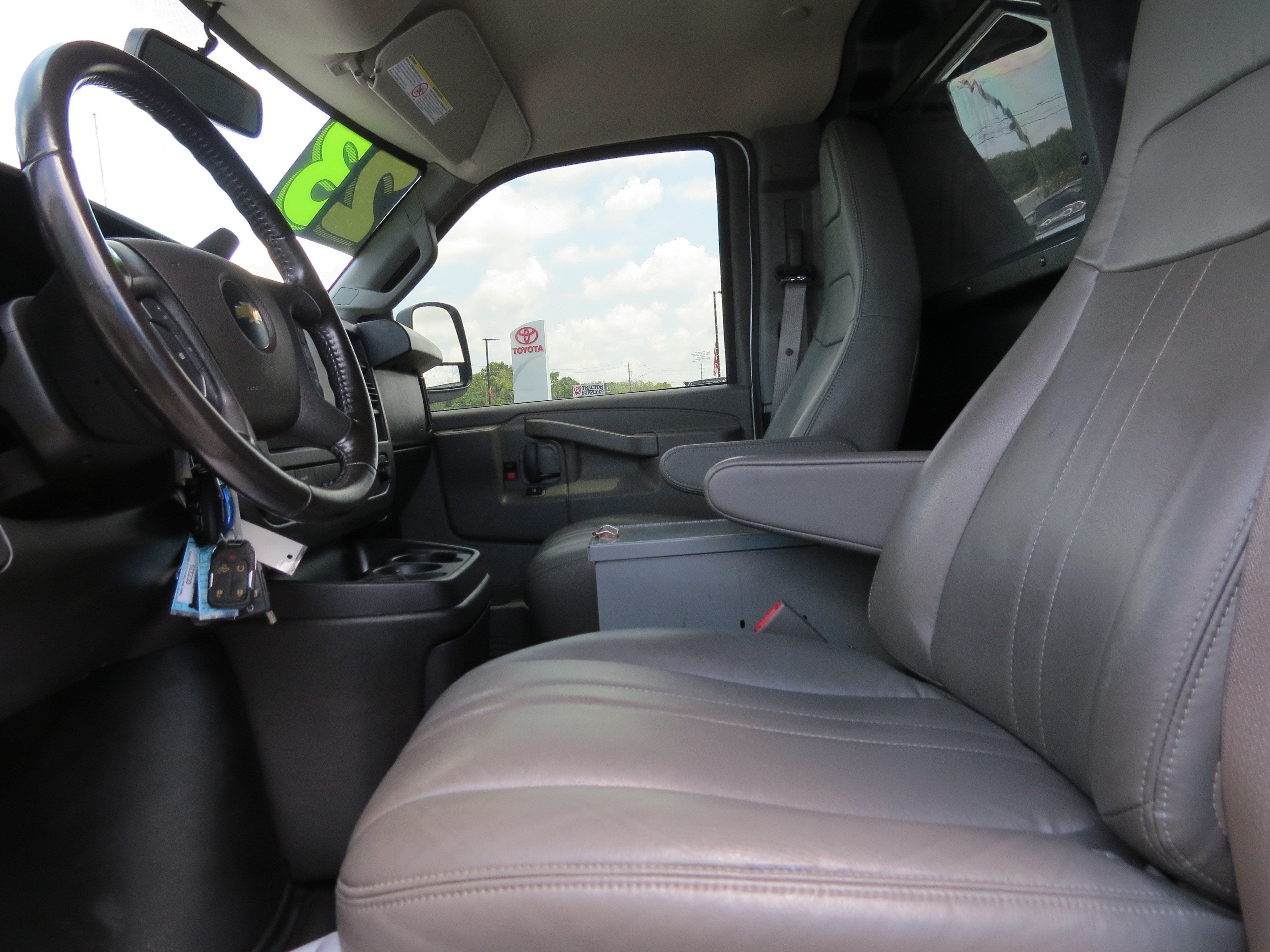 2023 Chevrolet Express Cargo 2500 WT