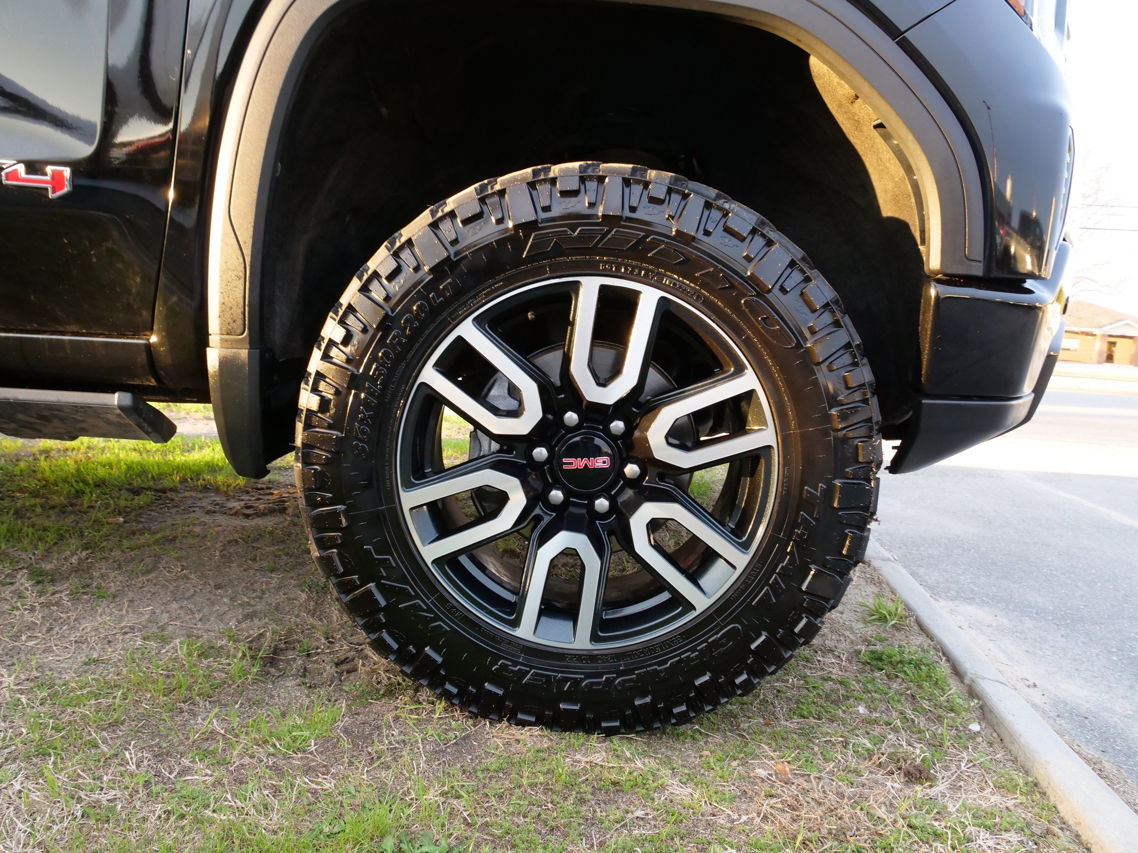 2023 GMC Sierra 1500 AT4