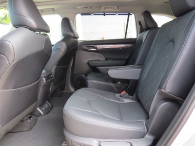 2023 Toyota Highlander Platinum