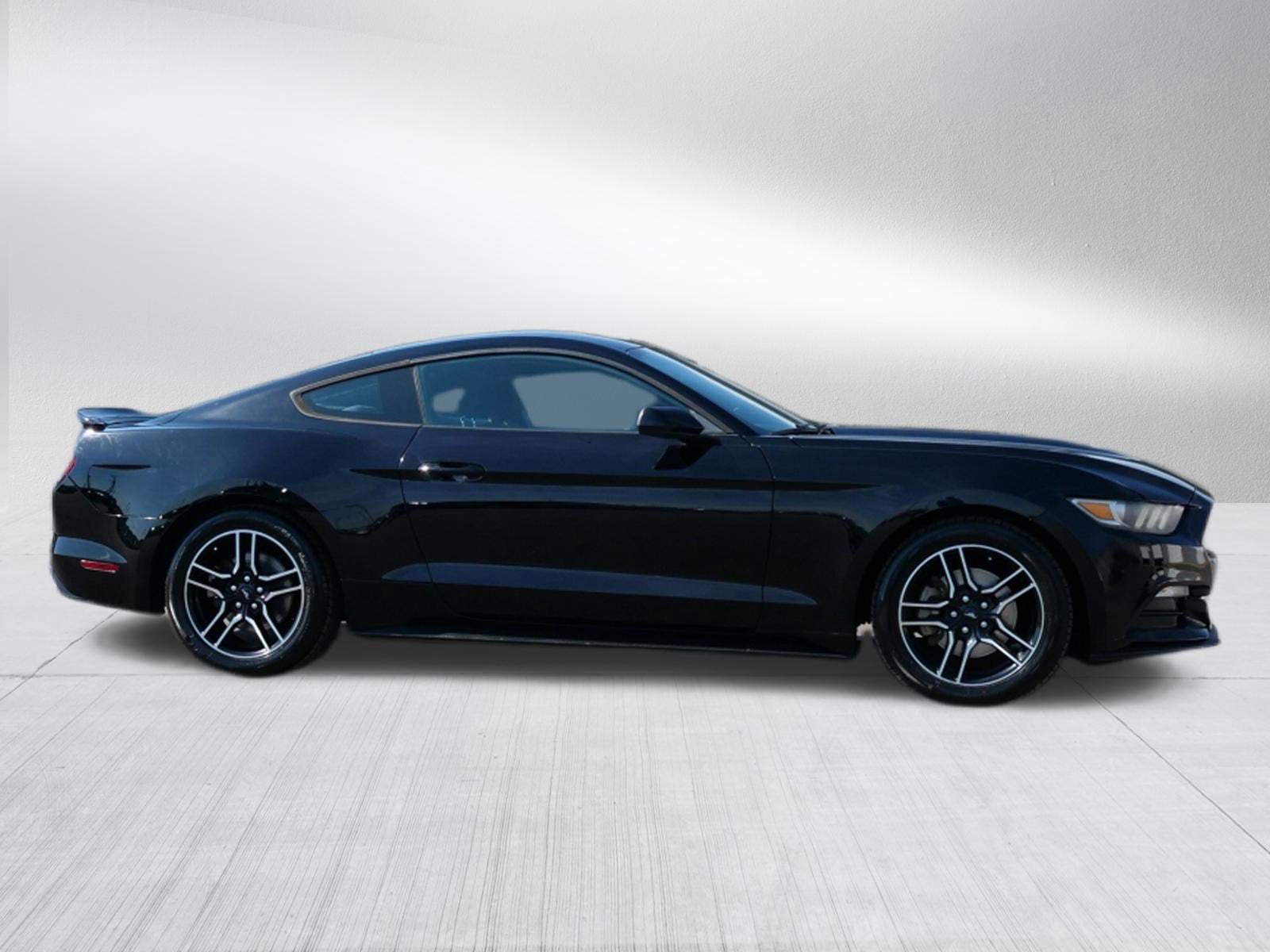 2016 Ford Mustang V6
