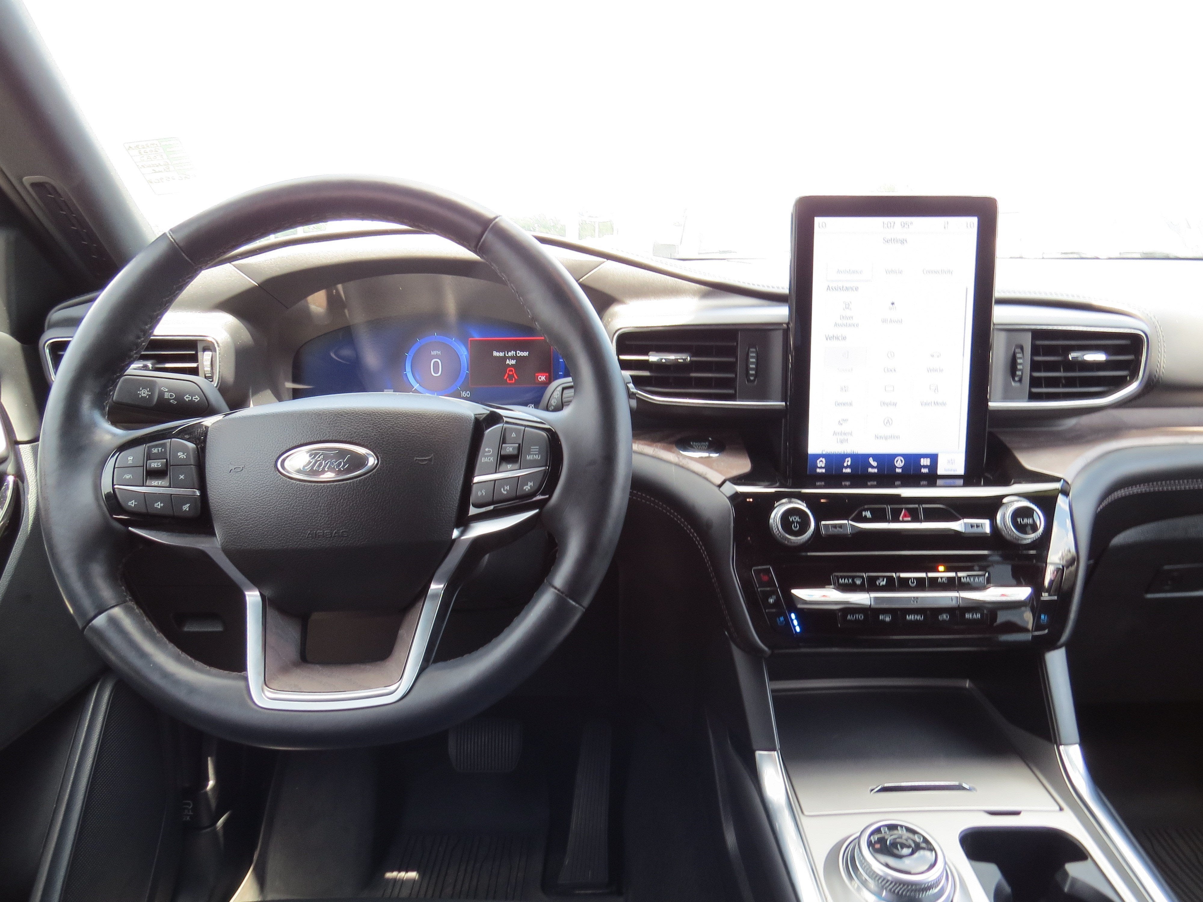 2023 Ford Explorer Platinum
