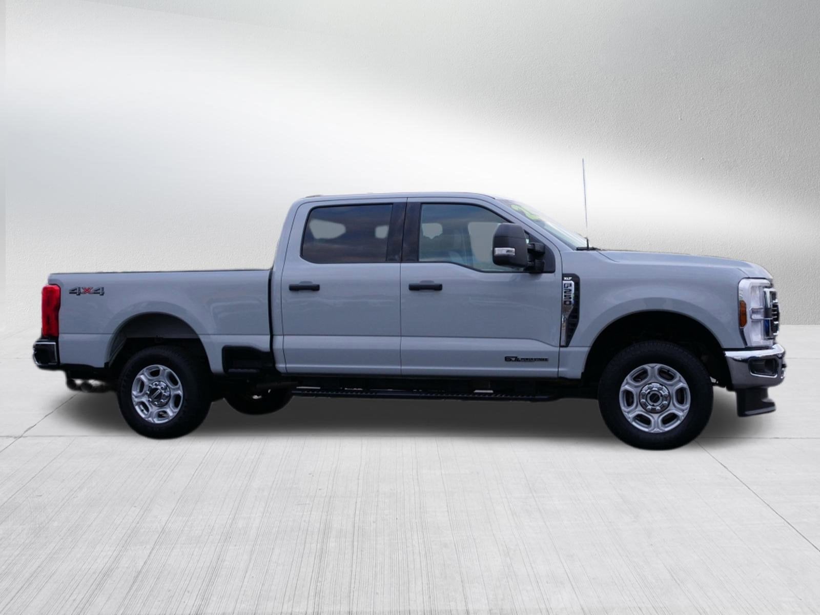 2025 Ford Super Duty F-250 SRW Base