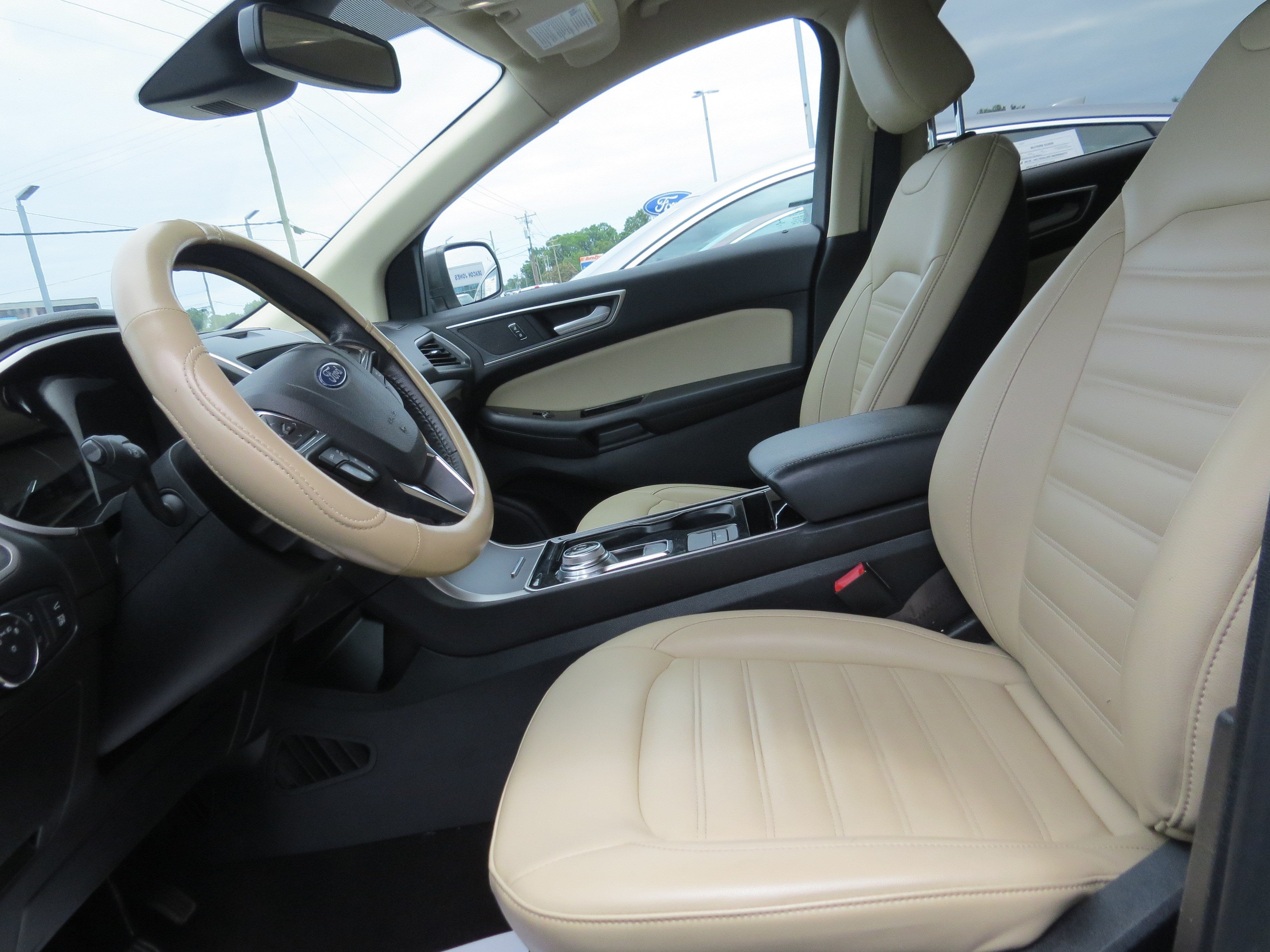 2020 Ford Edge Base