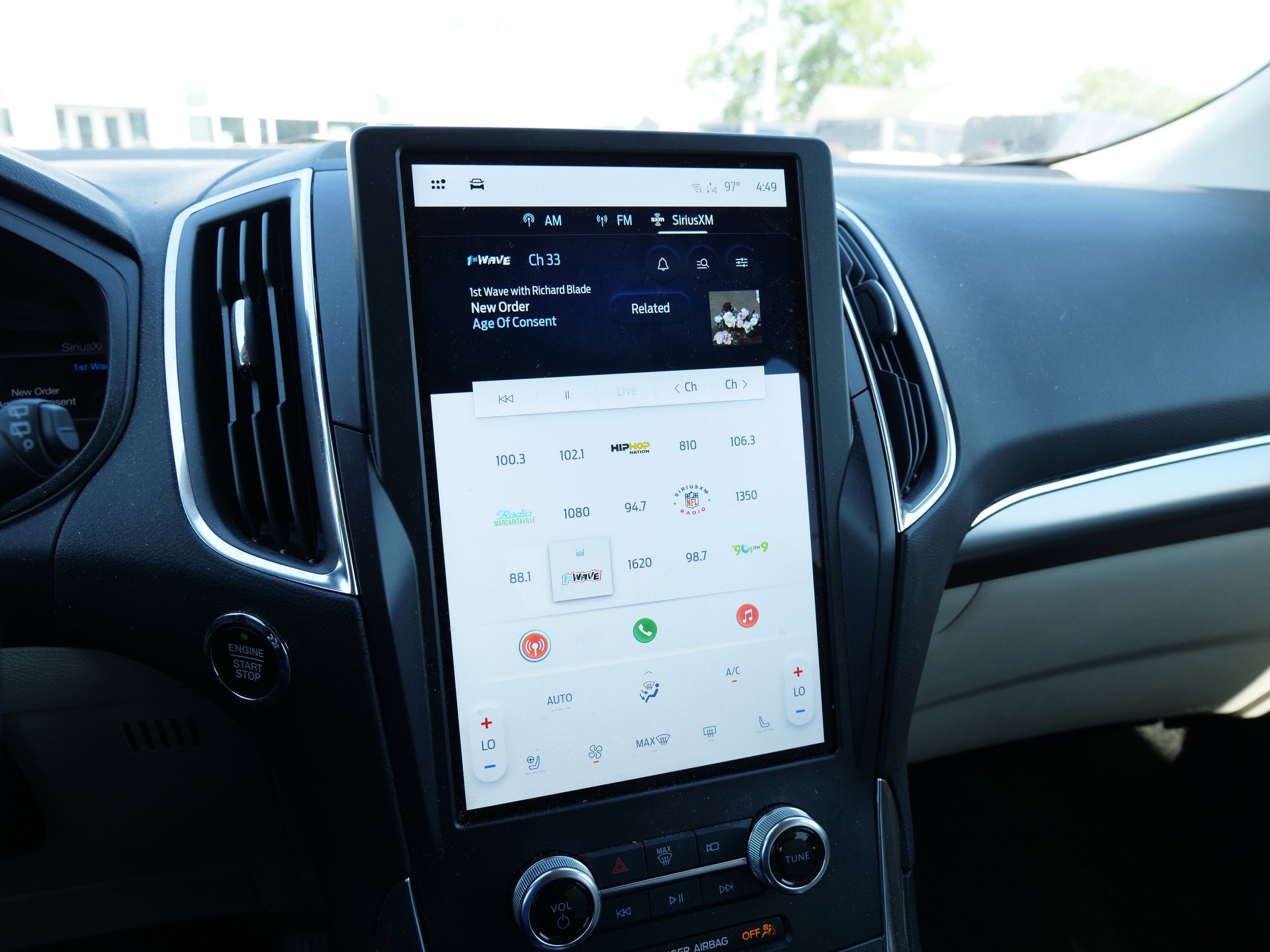 2024 Ford Edge Titanium