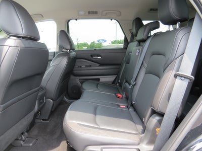 2022 Nissan Pathfinder SL
