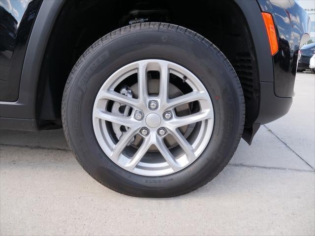 2025 Jeep Grand Cherokee GRAND CHEROKEE LAREDO X 4X2