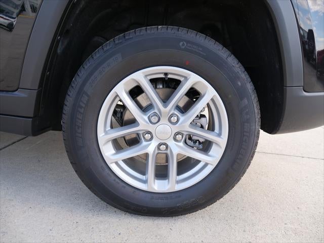 2025 Jeep Grand Cherokee GRAND CHEROKEE LAREDO X 4X2