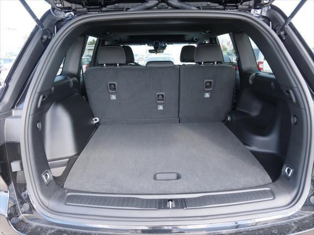 2025 Jeep Grand Cherokee GRAND CHEROKEE LAREDO X 4X2