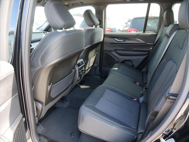 2025 Jeep Grand Cherokee GRAND CHEROKEE LAREDO X 4X2