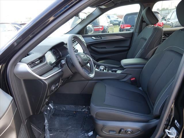 2025 Jeep Grand Cherokee GRAND CHEROKEE LAREDO X 4X2