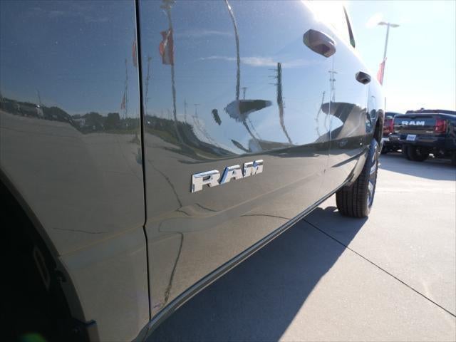 2026 RAM Ram 1500 RAM 1500 TRADESMAN CREW CAB 4X4 5'7' BOX