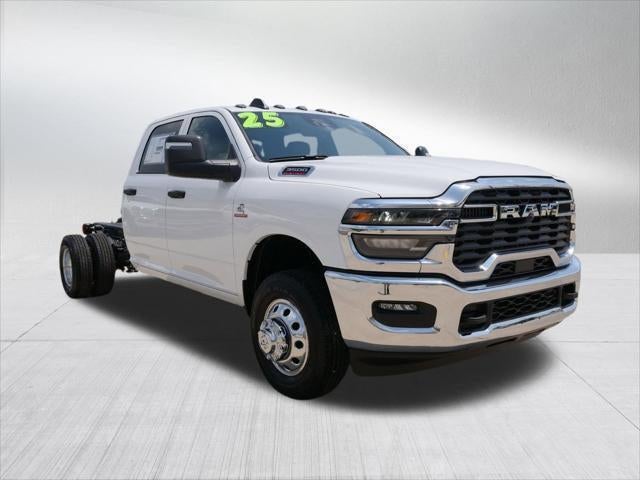 2025 RAM Ram 3500 Chassis Cab RAM 3500 TRADESMAN CREW CAB CHASSIS 4X4 60' CA