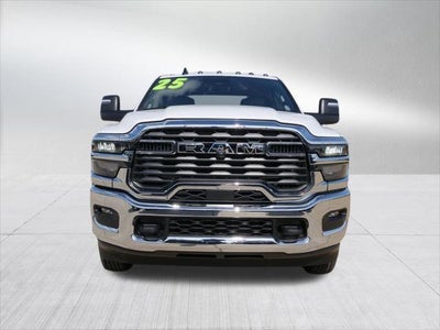 2025 RAM Ram 3500 Chassis Cab RAM 3500 TRADESMAN CREW CAB CHASSIS 4X4 60' CA