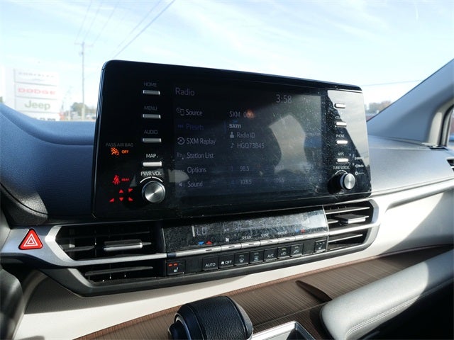 2021 Toyota Sienna XLE 8 Passenger