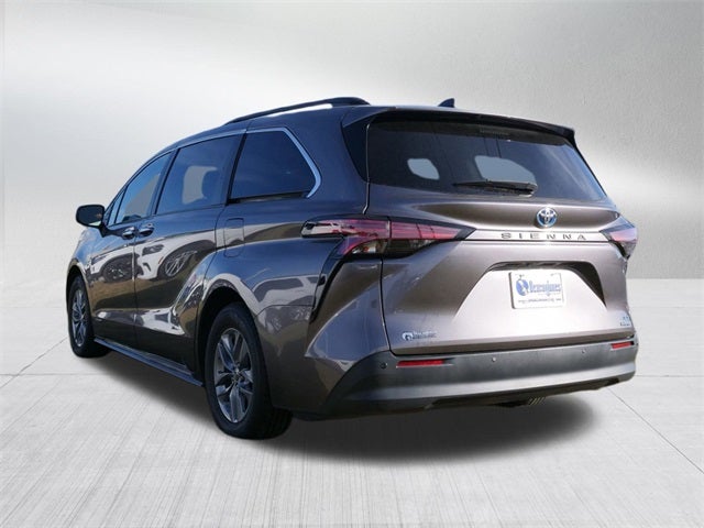 2021 Toyota Sienna XLE 8 Passenger