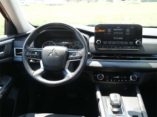 2023 Mitsubishi Outlander SE