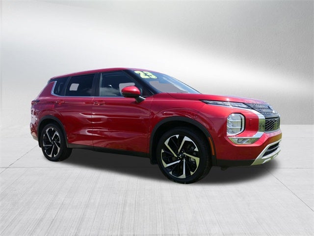 2023 Mitsubishi Outlander SE